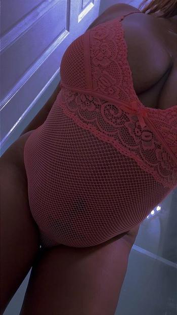 Ivy , 27  female escort, South Coast